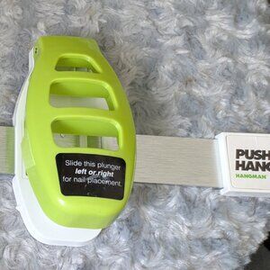 Hangman Push and Hang Level Hanging Made Easy Nail Installer New